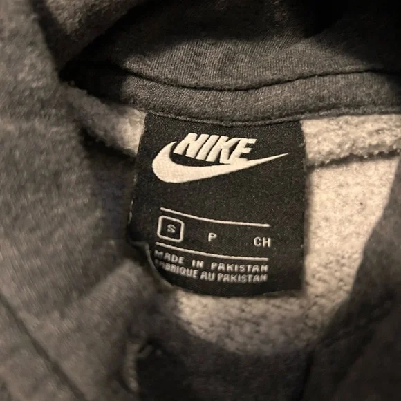 Women’s Nike Hoodie - Picture 2 of 2